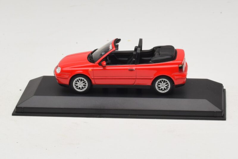 Volkswagen Golf Mk4 Cabriolet Röd Återförsäljarutgåva Minichamps 1:43 GOLF006 Metall