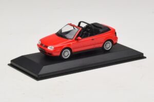Volkswagen Golf Mk4 Cabriolet Röd Återförsäljarutgåva Minichamps 1:43 GOLF006 Metall — bild 2 av 5