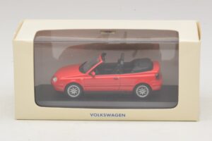 Volkswagen Golf Mk4 Cabriolet Röd Återförsäljarutgåva Minichamps 1:43 GOLF006 Metall — bild 5 av 5
