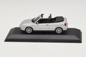 Volkswagen Golf Mk4 Cabriolet Silver Återförsäljarutgåva Minichamps 1:43 GOLF004 Metall
