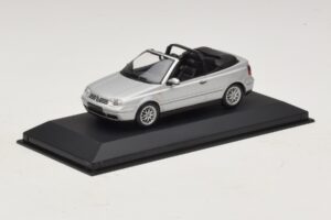 Volkswagen Golf Mk4 Cabriolet Silver Återförsäljarutgåva Minichamps 1:43 GOLF004 Metall — bild 2 av 5