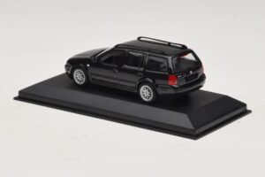 Volkswagen Golf Mk4 Variant Sport Highline BBS Edition Svart Ersättningskartong Minichamps 1:43 GOLF008-R1 Metall — bild 3 av 5