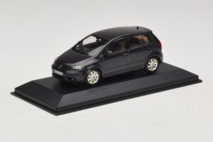 Volkswagen Golf Plus Mk5 Svart Minichamps 1:43 GOLF007 Metall — bild 2 av 5