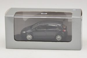 Volkswagen Golf Plus Mk5 Svart Minichamps 1:43 GOLF007 Metall — bild 5 av 5