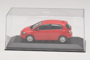 Volkswagen Golf Plus Mk5 Tornado Red Ersättningskartong Minichamps 1:43 821911110-R1 Metall — bild 4 av 5