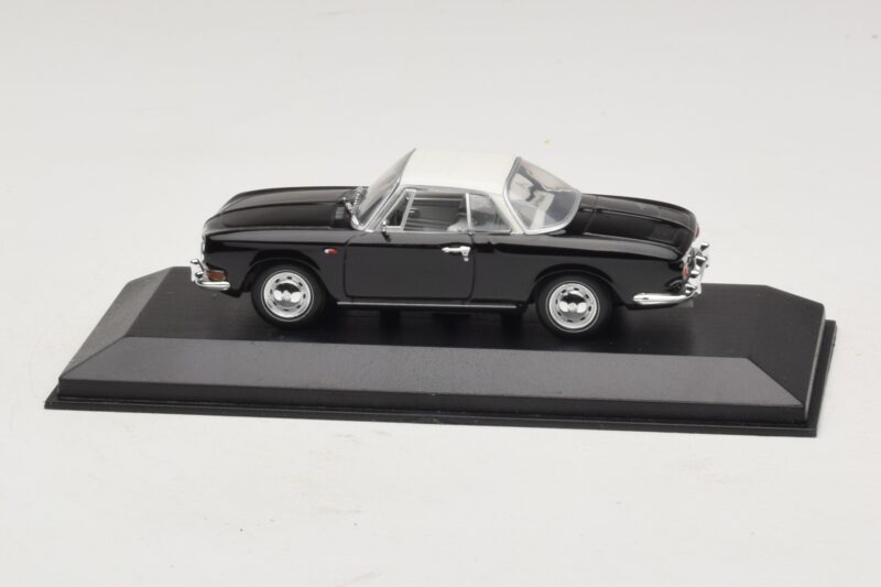 Volkswagen Karmann Ghia Svart med vitt tak Minichamps 1:43 430050224 Metall