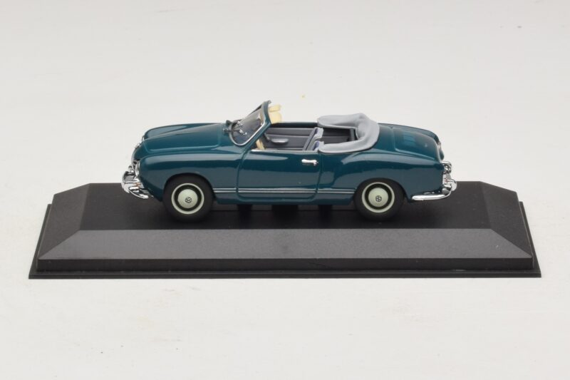 Volkswagen Karmann Ghia Cabriolet Mörkblå Minichamps 1:43 GHIA001 Metall