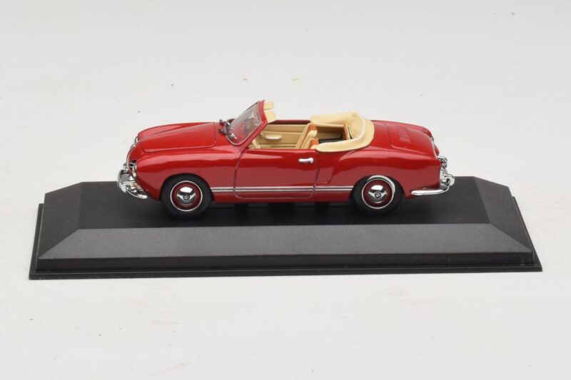 Volkswagen Karmann Ghia Cabriolet Mörkröd Minichamps 1:43 5032 Metall