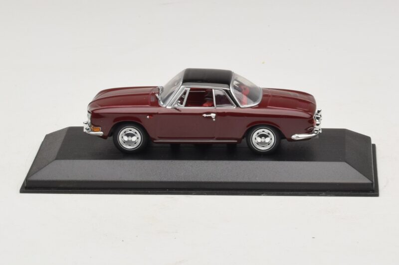 Volkswagen Karmann Ghia Röd Med Svart Tak Minichamps 1:43 GHIA002 Metall