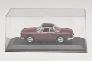Volkswagen Karmann Ghia Röd Med Svart Tak Minichamps 1:43 GHIA002 Metall — bild 4 av 5