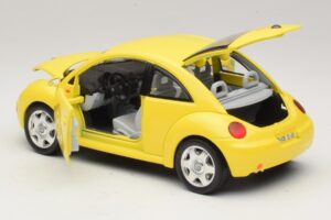 Volkswagen New Beetle A4 Gul Bburago 1:18 3302 Metall — bild 5 av 8
