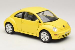 Volkswagen New Beetle A4 Gul Bburago 1:18 3302 Metall — bild 6 av 8