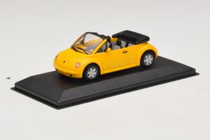 Volkswagen New Beetle Cabriolet Gul Minichamps 1:43 BEETLE002 Metall — bild 2 av 5
