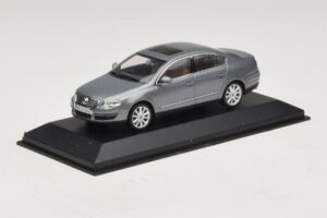 Volkswagen Passat B6 Grå Metallic Minichamps 1:43 PASSAT006 Metall — bild 2 av 5