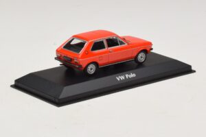Volkswagen Polo Mk1 Röd Maxichamps 1:43 940050500 Metall — bild 2 av 5