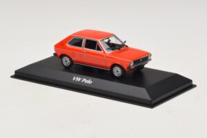 Volkswagen Polo Mk1 Röd Maxichamps 1:43 940050500 Metall — bild 3 av 5