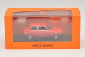 Volkswagen Polo Mk1 Röd Maxichamps 1:43 940050500 Metall — bild 5 av 5