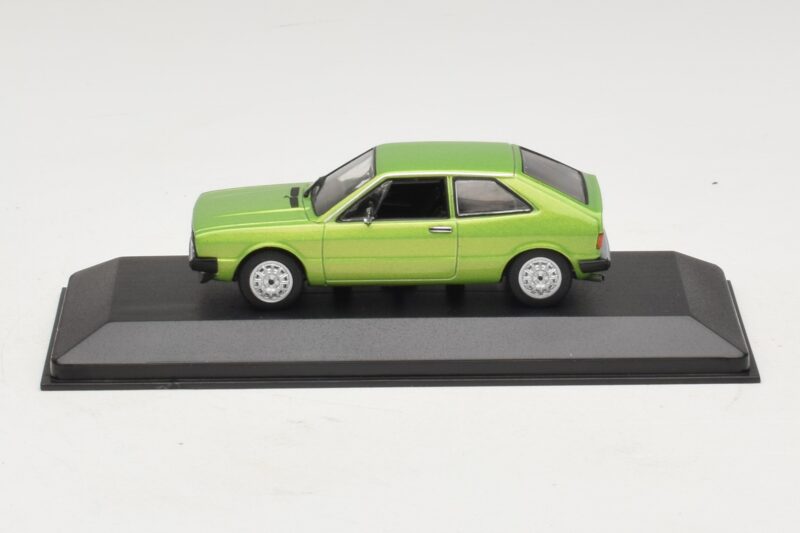 Volkswagen Scirocco Mk1 Grön Metallic Ersättningslåda Maxichamps 1:43 940050420-R1 Metall