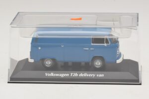 Volkswagen T2b Skåpbil Blå Maxichamps 1:43 940053061 Metall — bild 4 av 5