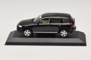 Volkswagen Touareg 7L Svart Minichamps 1:43 TOUAREG002 Metall