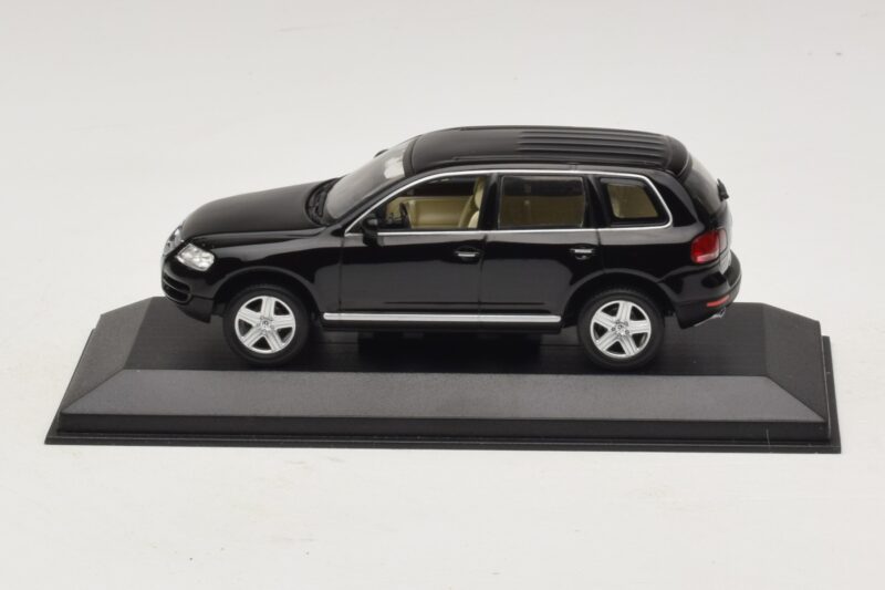 Volkswagen Touareg 7L Svart Minichamps 1:43 TOUAREG002 Metall
