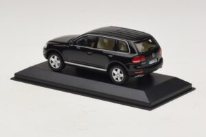 Volkswagen Touareg 7L Svart Minichamps 1:43 TOUAREG002 Metall — bild 3 av 5