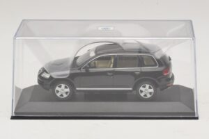 Volkswagen Touareg 7L Svart Minichamps 1:43 TOUAREG002 Metall — bild 4 av 5