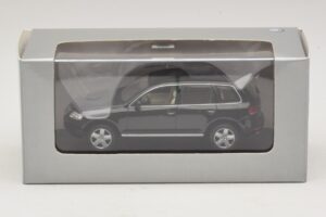 Volkswagen Touareg 7L Svart Minichamps 1:43 TOUAREG002 Metall — bild 5 av 5