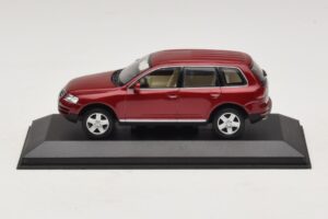 Volkswagen Touareg 7L Röd Minichamps 1:43 TOUAREG003 Metall