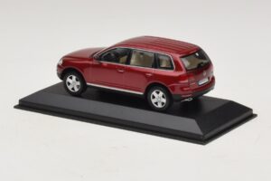Volkswagen Touareg 7L Röd Minichamps 1:43 TOUAREG003 Metall — bild 3 av 5