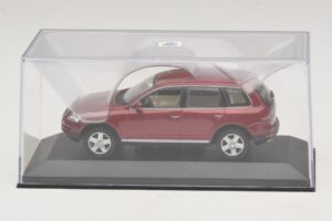Volkswagen Touareg 7L Röd Minichamps 1:43 TOUAREG003 Metall — bild 4 av 5