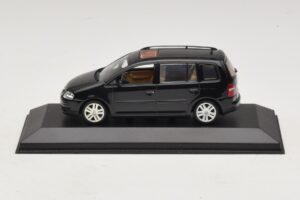 Volkswagen Touran 1T Svart Minichamps 1:43 TOURAN005 Metall