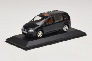 Volkswagen Touran 1T Svart Minichamps 1:43 TOURAN005 Metall — bild 2 av 5