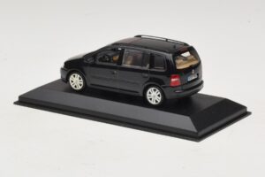 Volkswagen Touran 1T Svart Minichamps 1:43 TOURAN005 Metall — bild 3 av 5