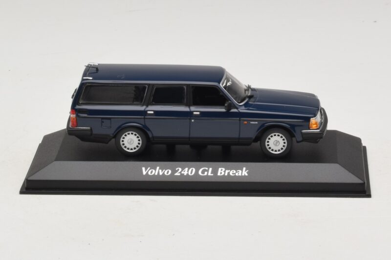 Volvo 240 GL Kombi Mörkblå Maxichamps 1:43 940171412 Metall