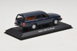 Volvo 240 GL Kombi Mörkblå Maxichamps 1:43 940171412 Metall — bild 2 av 5