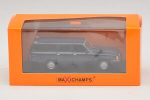 Volvo 240 GL Kombi Mörkblå Maxichamps 1:43 940171412 Metall — bild 5 av 5