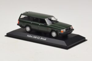 Volvo 240 GL Kombi Mörkgrön Maxichamps 1:43 940171411 Metall — bild 3 av 5