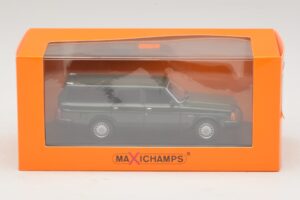Volvo 240 GL Kombi Mörkgrön Maxichamps 1:43 940171411 Metall — bild 5 av 5