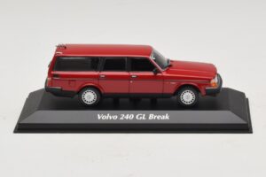 Volvo 240 GL Kombi Röd Maxichamps 1:43 940171410 Metall