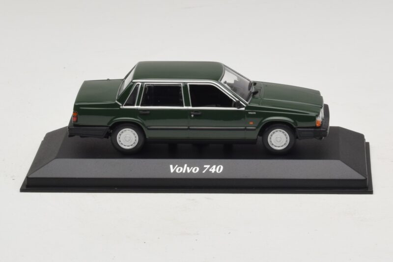 Volvo 740 Mörkgrön Maxichamps 1:43 940171700 Metall