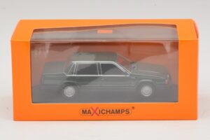 Volvo 740 Mörkgrön Maxichamps 1:43 940171700 Metall — bild 5 av 5
